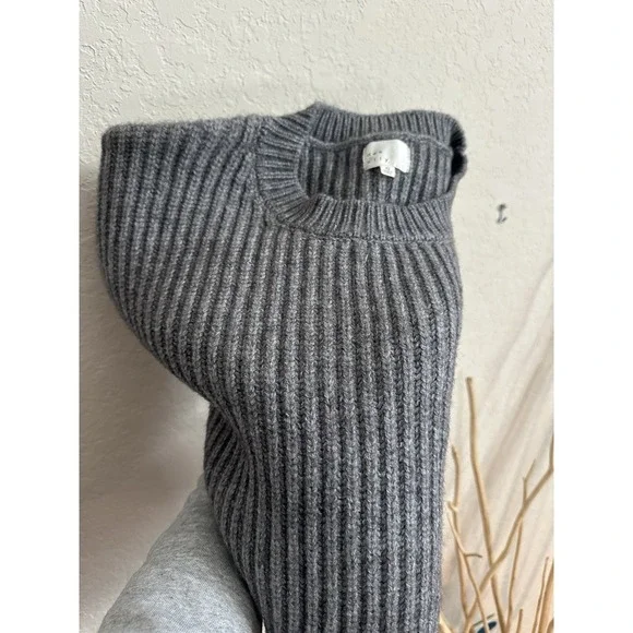Dee Elly Gray Pullover Sweater Size XS - Picture 11 of 11